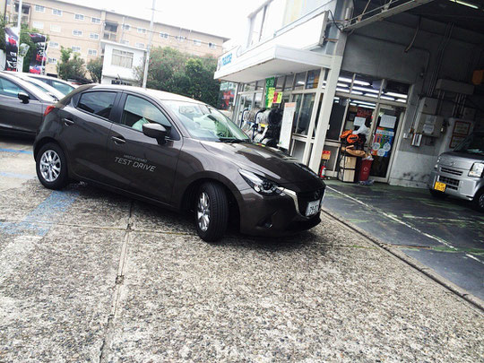 新車 MAZDA DEMIO!