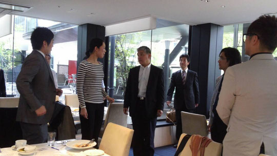 自己紹介ひとつだけでどんどん人が集まって来る。そんな状況を創りませんか?