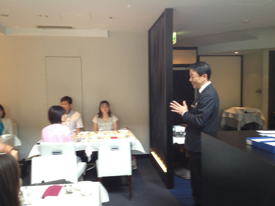 シブメン支配人 森様から料理について説明。