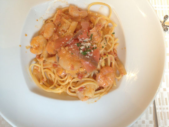 パスタです。会場を手配してくださる薮知子さんが毎月変えて頼んでくださる予定です。