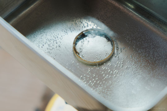 竹の輪を熱湯で煮る