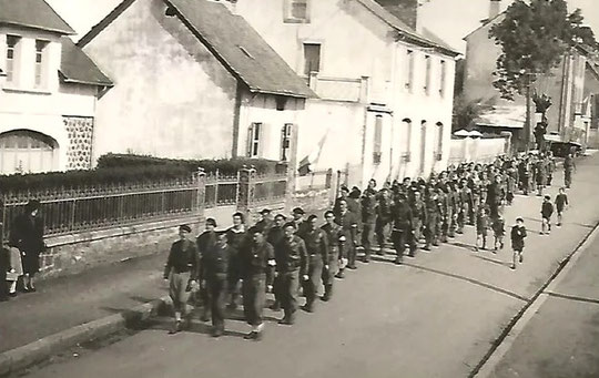 Septembre 1944, le bataillon Didier traverse Mauriac 