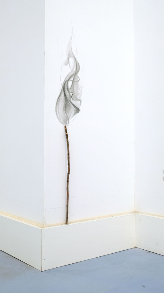 [ Calor frío ]  Intervención sobre pared. Detalle.