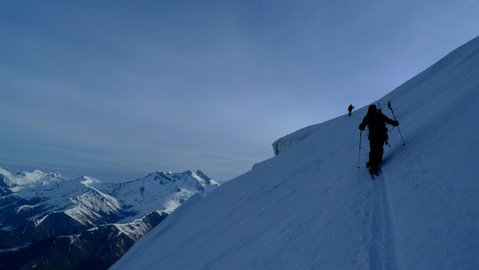 Tour de la Meije, en face Nord vers 3400m, on passe au dessus des seracs du glacier de la Meije.