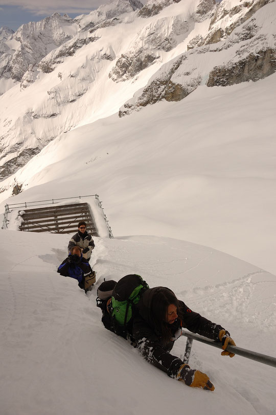 L'arrivée au refuge (photo printemps 2010). Cette année l'enneigement est bien moindre.