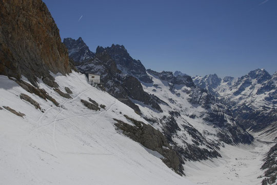 L'enneigement ce jour depuis le pied de la Brêche de la Meije, en altitude, ça skie bien...