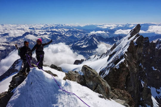 Au sommet de la Reine Meije, avant la Traversée des arêtes... (photo 23 juin Stéphane Benoist)