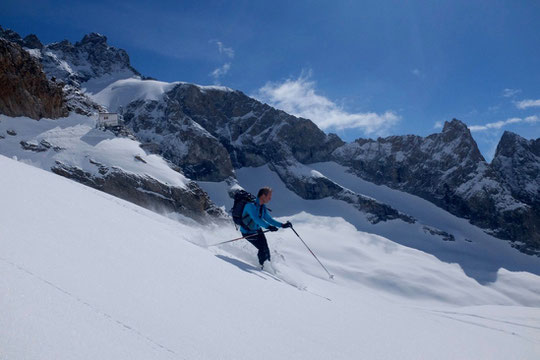 Un peu de ski sous la Reine Meije avant de retrouver la vallée... !