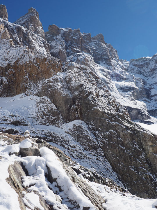 "La Meije est un sommet mythique, une montagne d'histoires...  et le refuge du Promontoire est un lieu chargé d'expériences de vies alpines extrêmement intenses"