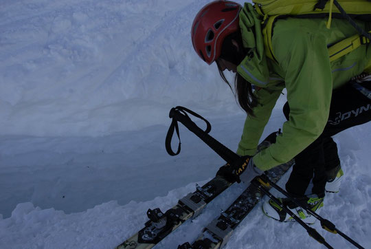 Passage d'une crevasse pour Nathalie (en face nord).