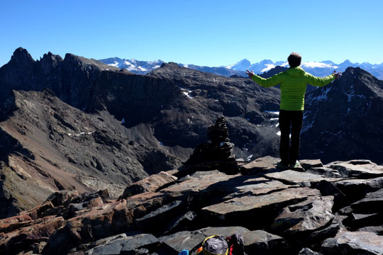 Au loin... la Meije et les glaciers de l'Oisans !