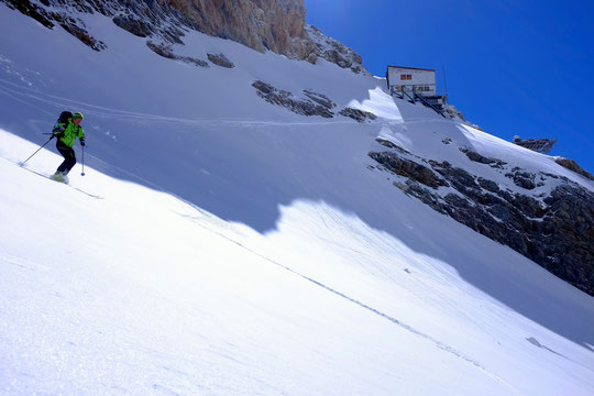 Ski de printemps juste au départ du refuge du Promontoire, au coeur du Parc National des Ecrins...  ! (un clic pour imaginer l'ambiance, grandeur "presque nature")