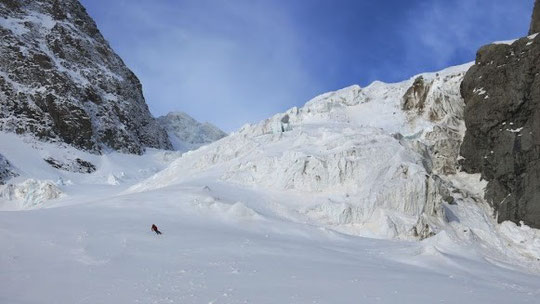 5 mai toujours, le Glacier de l'Homme en bonne condition.