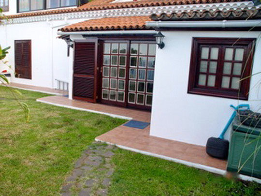 Außenansicht der Immobilie La Paz mit einer Wohnfläche von 72 qm und Garten 80qm auf Teneriffa.
