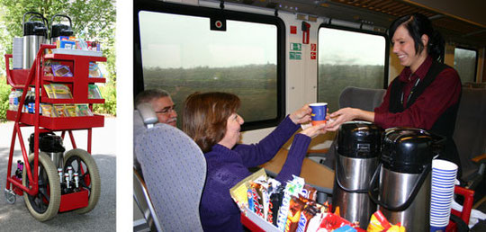 Bild vom Trolley und Kaffee in der Bahn