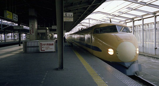ドクターイエロー(電気軌道総合試験車)の変遷 - 貝塚司法書士 ドクターイエロー(電気軌道総合試験車)の変遷 - 貝塚司法書士