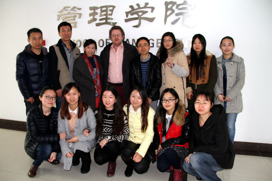 2015年12月，上海，比利时根特大学Bernard De Baets教授与411团队成员合影