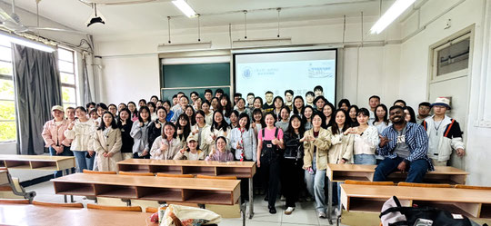 2023年5月，硕士生《学术写作与规范》课程合影