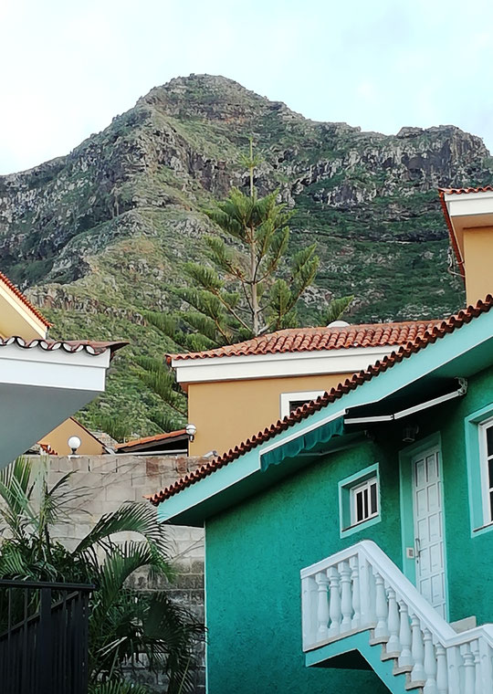  Casas de La Angostura, Lotavia / Vista de las casas de Bajamar, Tenerife.