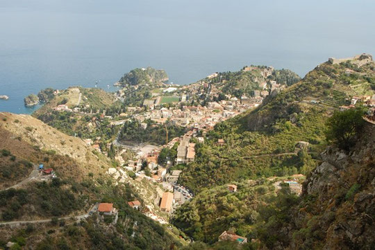 Blick von Castelmola oberhalb der Stadt