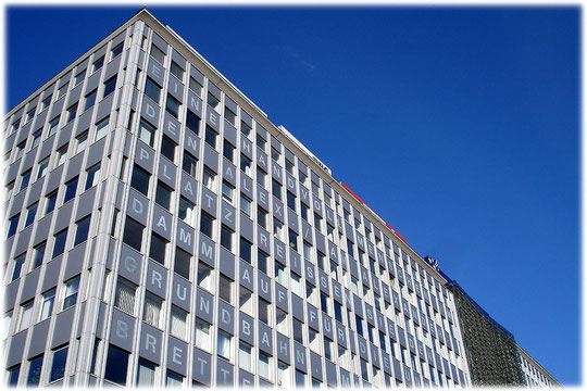 Ein Foto vom Alfred Döblin Haus am Alexanderplatz Berlin. Bilder aus der DDR und der Geschichte der DDR am Berliner Alexanderplatz. Fotos und Videos aus Berlin.