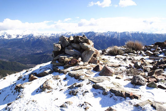 Au sommet on peut toujours observer les vestiges de la chapelle romane Sant Eliseo.