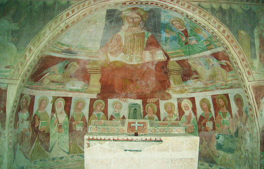 Castirla - Chapelle St Michel - Le Christ en majesté entouré du tétramorphe et le collège des Apôtres
