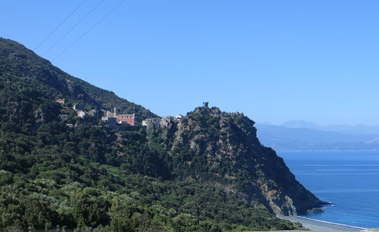 Nonza - l'Eglise - La tour - La plage de galets noirs - Les îles italiennes