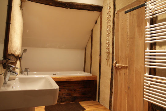 Salle de bain attenant à la chambre N°2