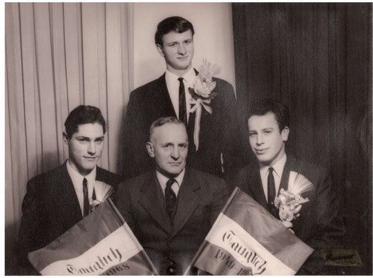 Jahrgang 1949: Johann Bößmüller, Johann Schneider u. Josef Bößmüller mit Bgm. Josef Bößmüller