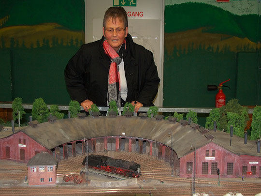 Helga an der Drehscheibe in Ottbergen