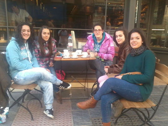 las chicas de las 6