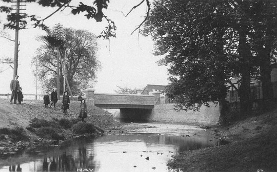 The 1903 bridge from the river (Brian Matthews)