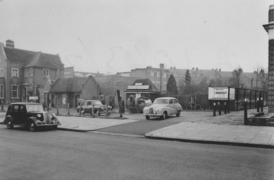 The garage between the 1929 cinema and the 1932 New inn, taken in 1957 (Birmingham Libraries)