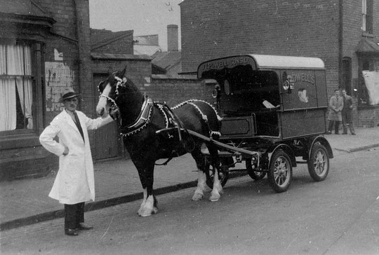 A better image of John Thomas Powell's horse-drawn bakery van. The business dates from c. 1898 and lasted until the late 1950s. (Hay Mills Project)