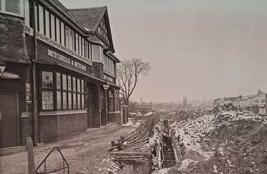 Roadworks at the Redhill Tavern in 1986 (Hay Mills Project)