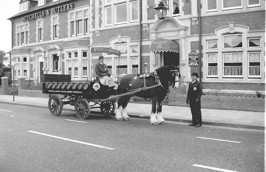 A staged horse-drawn delivery to the Old Bill and Bull (Brian Matthews)
