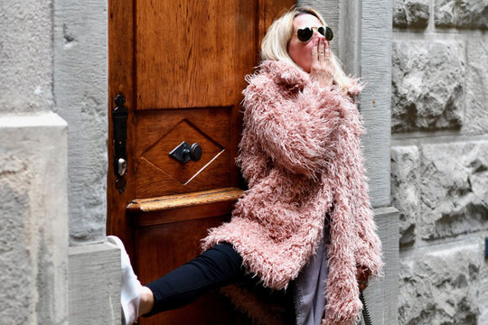 Liebe Yvonne... ich sag dazu: das hätte mir auch ganz gut passieren können *LOL* :-D Im neuen Blogpost auf funkyforty.com findet ihr eine witzige Anekdote aber auch etwas über ein wichtiges Frauen-Thema!