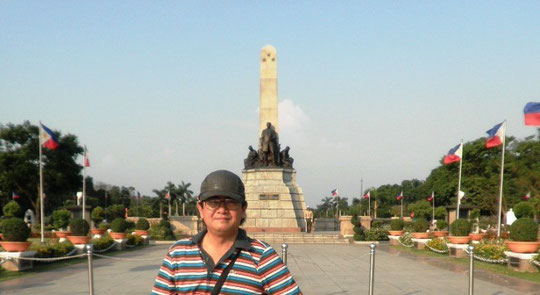 Rizal Monument and Alex Moises (Note: Jose Rizal is the National Hero of the Philippines.)