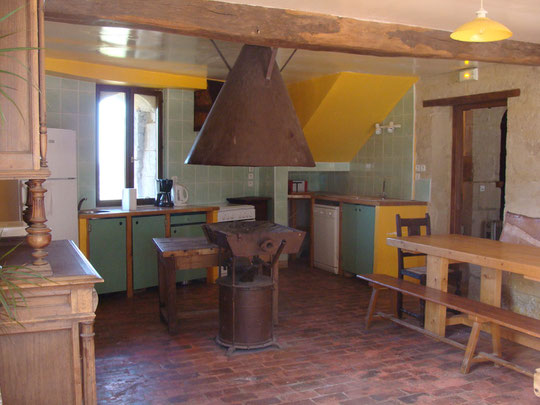 la cuisine du gîte dans l'ancienne forge