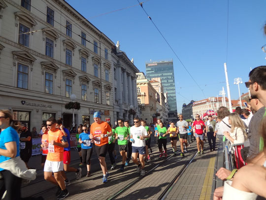 Le départ du marathon de Zagreb...