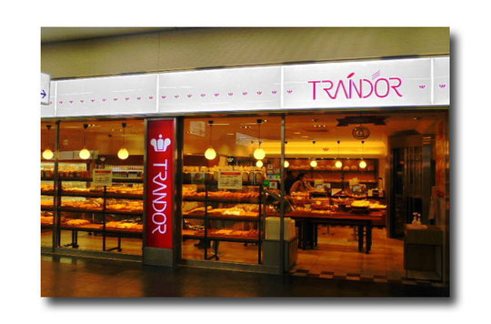 ＜ トランドール博多駅店 ＞　　　　　　