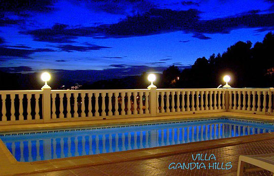 Meerwasser-Pool am Abend, Villa Gandia Hills, Blick über Monterrey, Valencia, Spannien