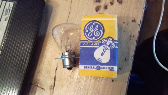 General Electric autolampje 1327 uit de jaren 30