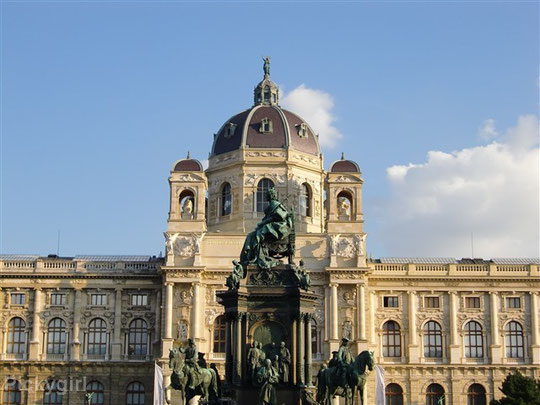 Maria Theresa Square, Vienna