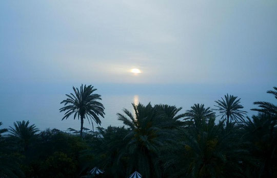 Am frühen Morgen vor dem Aufbruch nach Djerba - Sonnenaufgang (Blick vom Balkon)