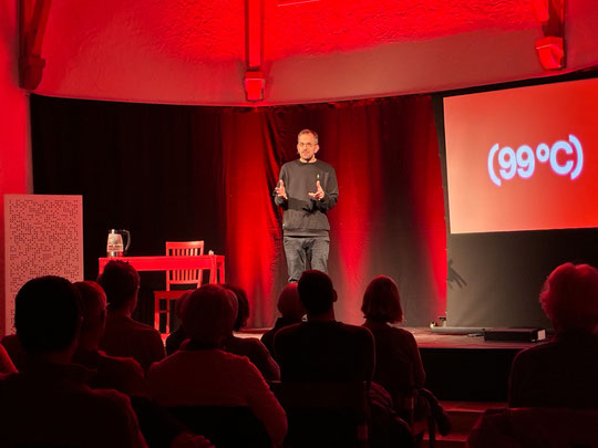 Freitag, 21. Nov. 2025, 19.30 Uhr, Kilian Ziegler – «99 °C – Wortspiele am Siedepunkt»