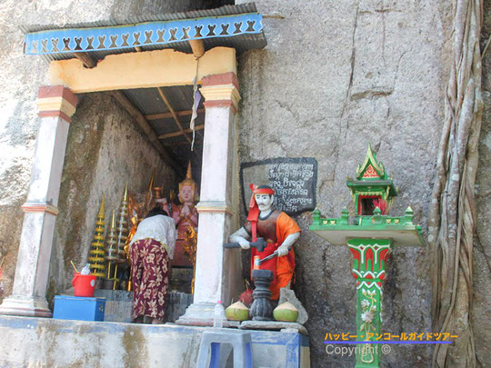 プノン・バヨン・カオ遺跡・祠