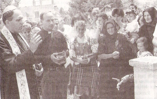 Biskup Janjić je nakon misnog slavlja blagoslovio i otvorio novi vodovod dar prijatelja Vidovica iz Danske