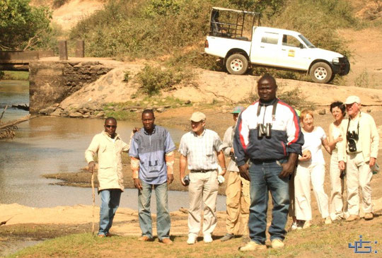 Guide de voyages en 4X4, Adamou AKPANA à Natitingou. Agréable et compétent. 412 KO.